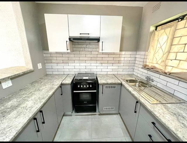 2 BEDROOM APARTMENT FOR SALE IN KRUGERSDORP NORTH